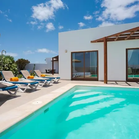 Eva Villa